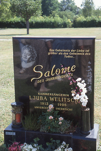 Ljuba Welitsch Musiker und Komponisten Gedenktafeln auf Friedhöfen